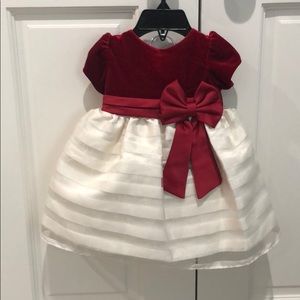 Only worn one timed or photo red and off white